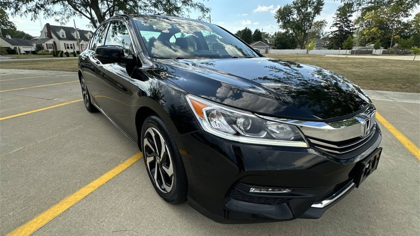 2017 Honda Accord EX-L V6 — Sedan — 111,872 mi — Elida, OH