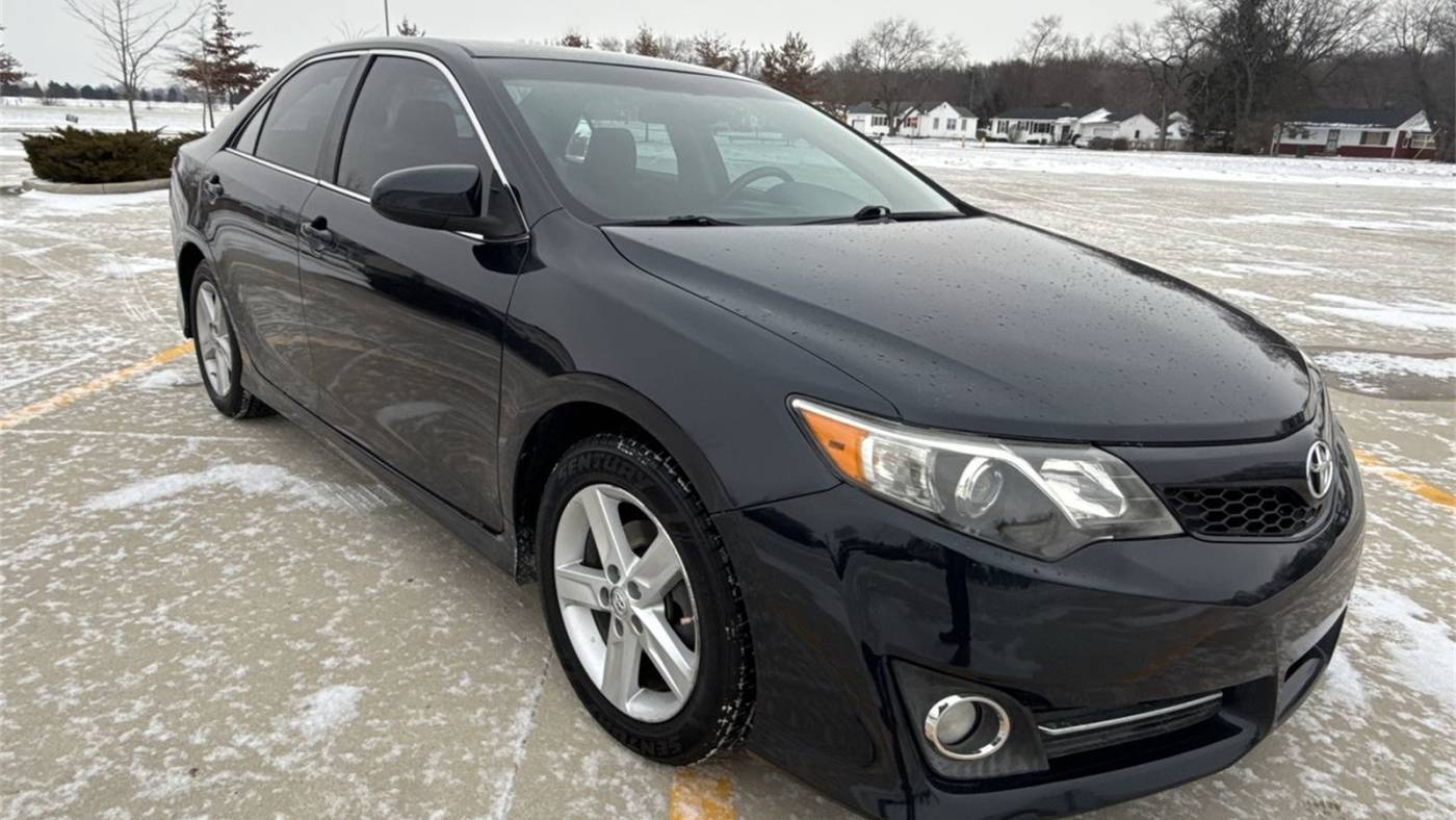 2014 Toyota Camry SE — Sedan — 66,768 mi — Elida, OH