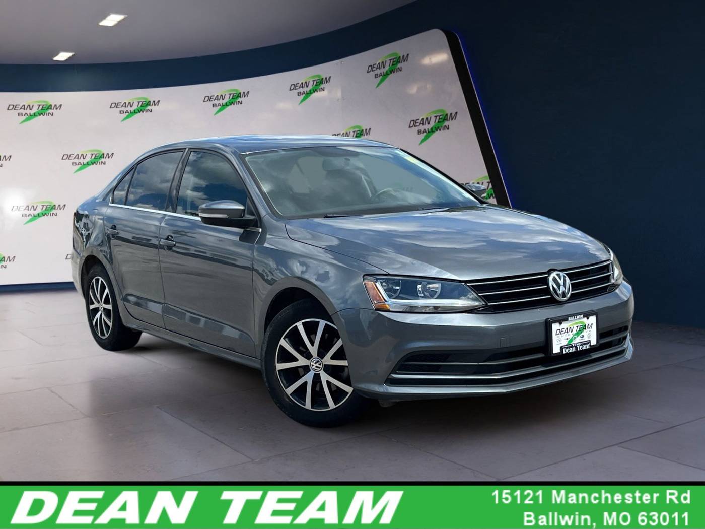 2017 Volkswagen Jetta 1.4T SE — Sedan — 74,968 mi — Ballwin, MO