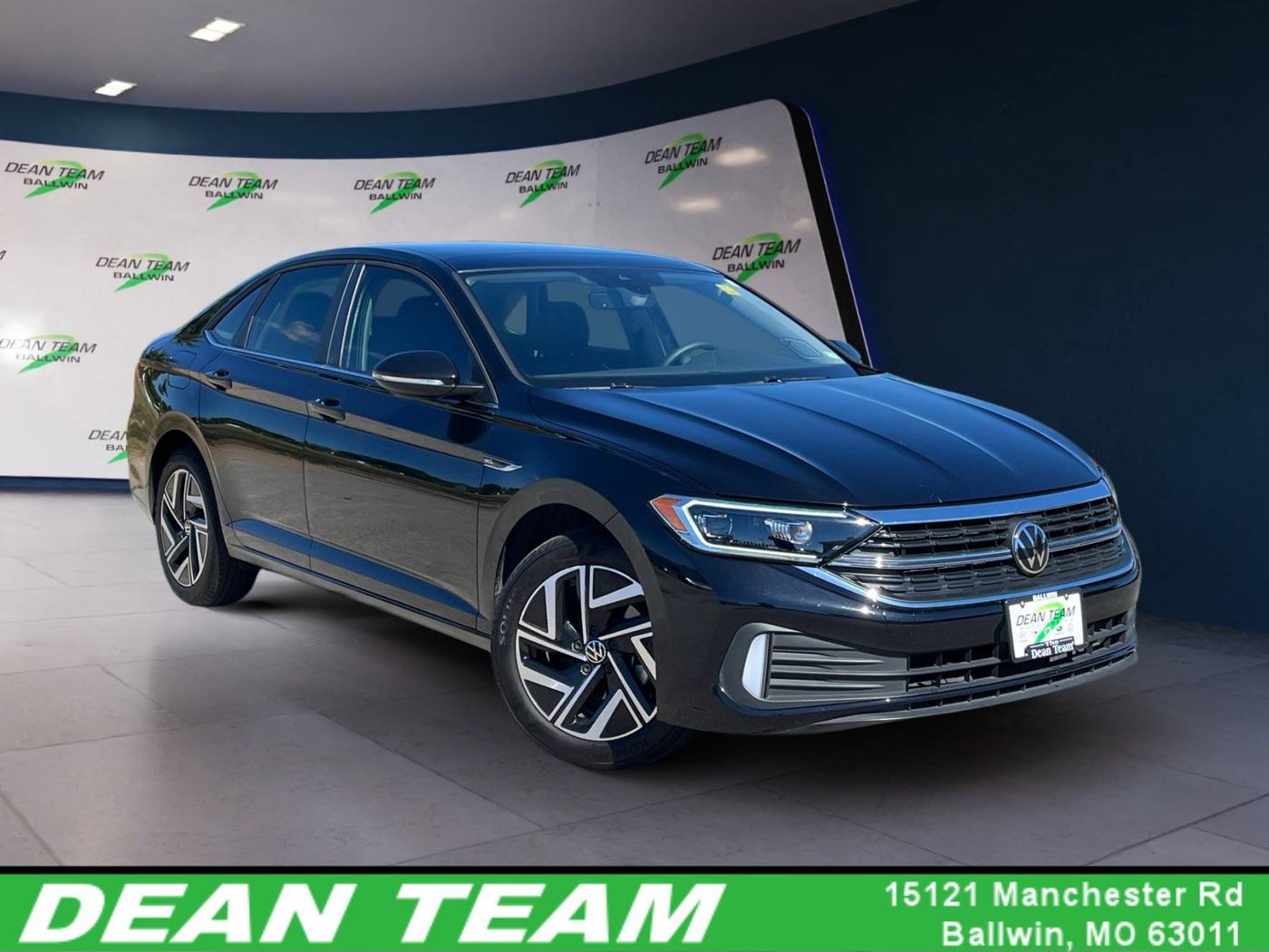 2023 Volkswagen Jetta SEL — Sedan — 15,760 mi — Ballwin, MO