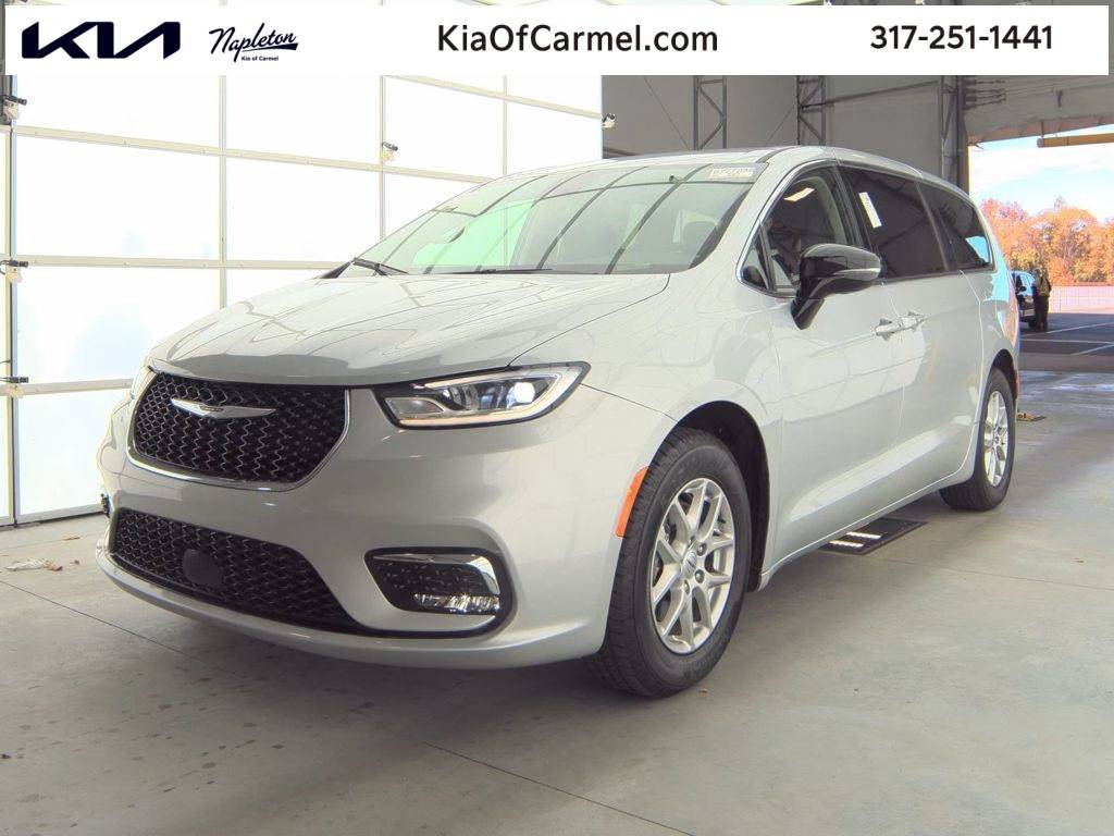 2024 Chrysler Pacifica Touring L — Minivan — 54,200 mi — Indianapolis, IN
