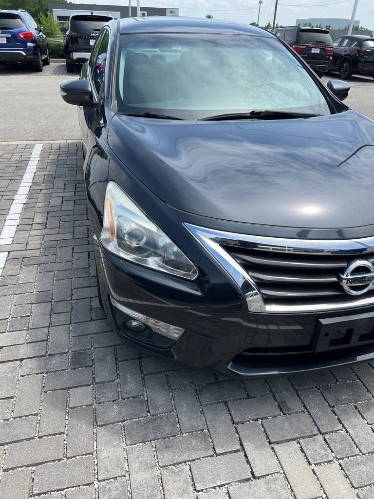 2015 Nissan Altima 2.5 SV — Sedan — 94,487 mi — Indianapolis, IN
