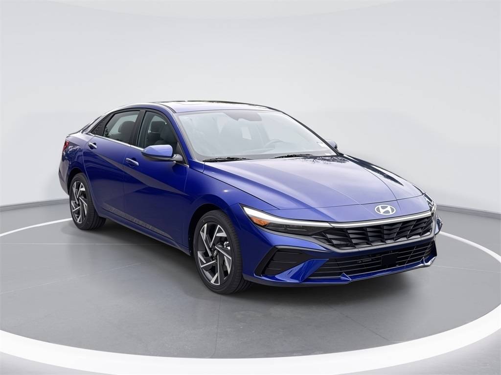 2025 Hyundai Elantra SEL Convenience — Sedan — 4,789 mi — Indianapolis, IN