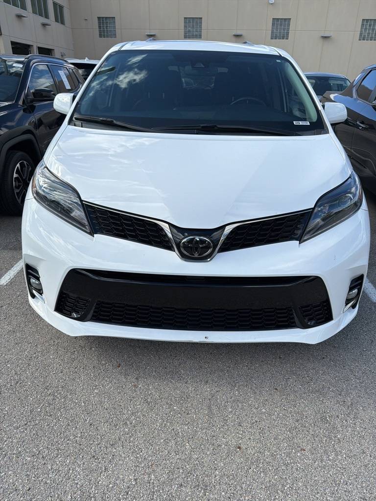 2020 Toyota Sienna SE — Minivan — 77,659 mi — Indianapolis, IN