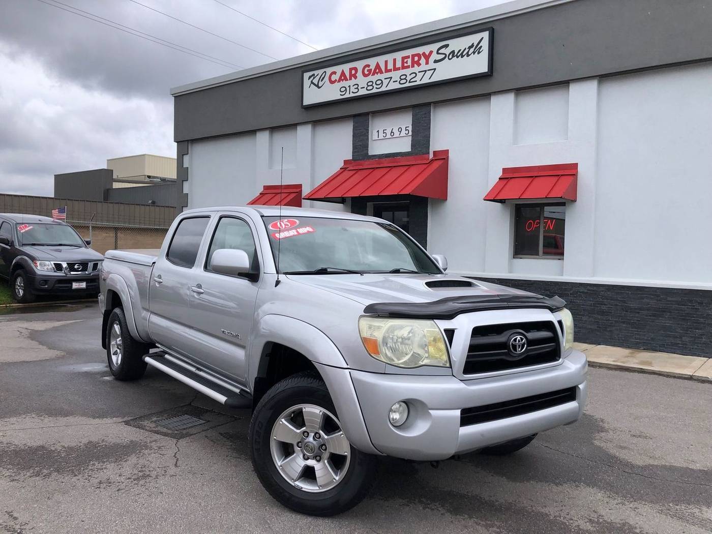 2005 Toyota Tacoma Base — Pickup Truck — 124,046 mi — olathe, KS