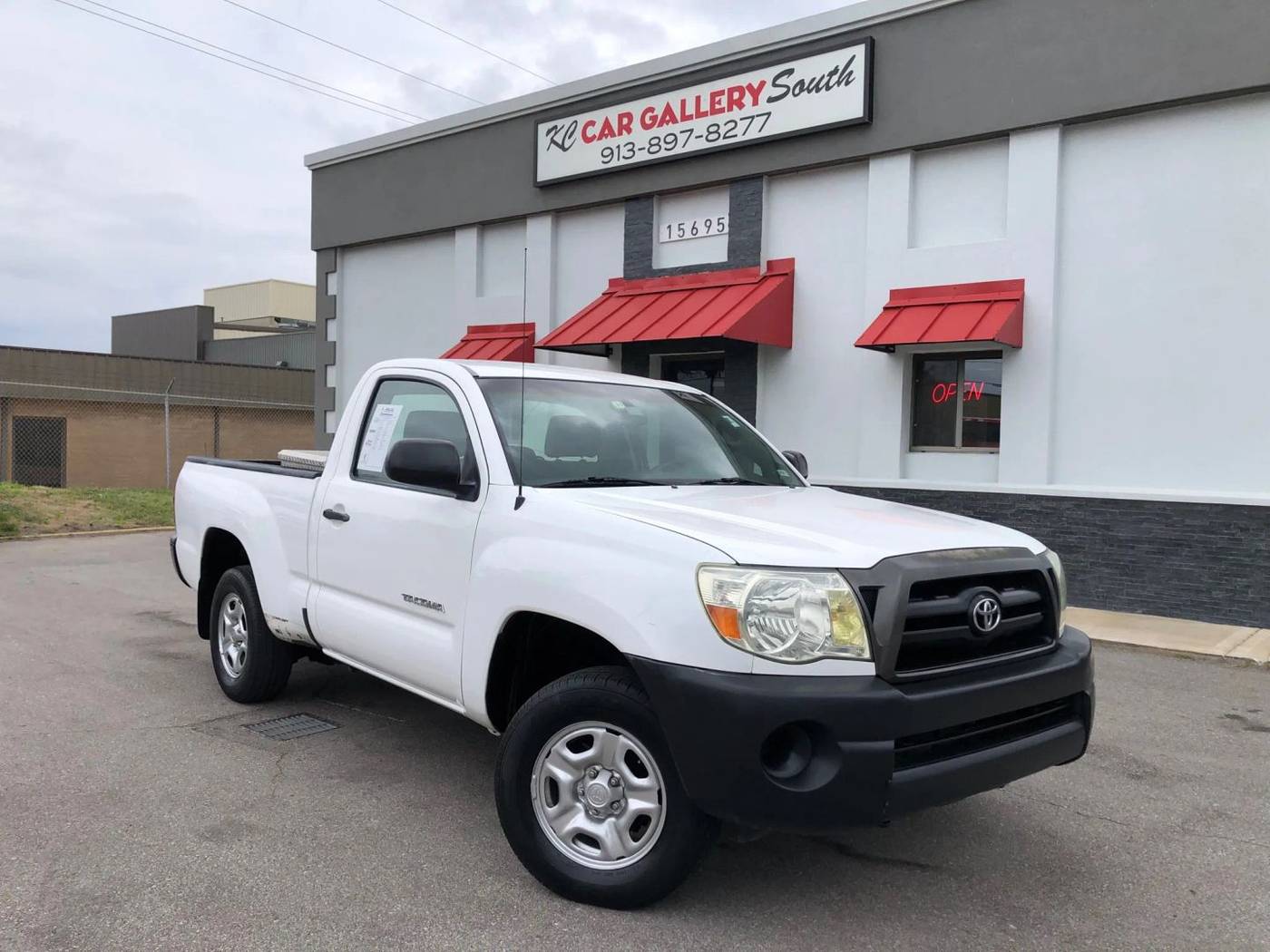 2006 Toyota Tacoma Base — Pickup Truck — 155,781 mi — olathe, KS