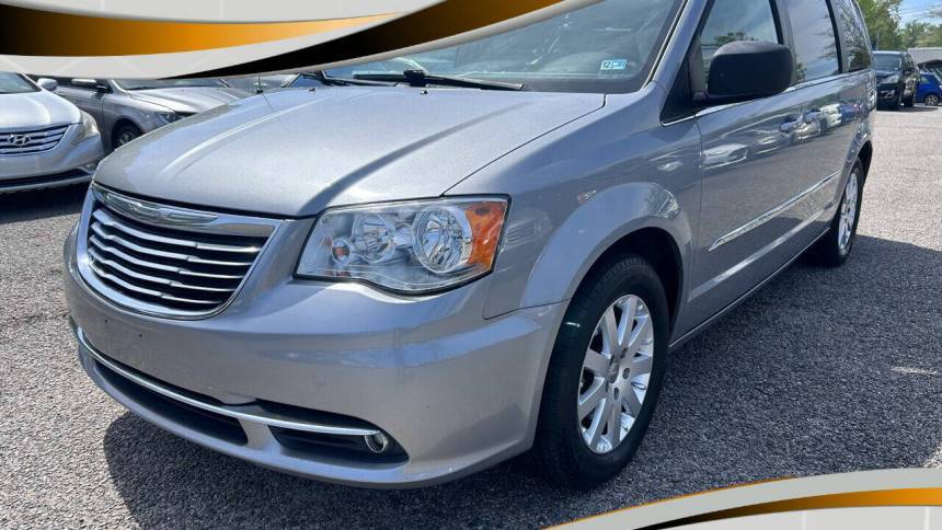 2015 Chrysler Town & Country Touring — Minivan — 158,481 mi — Chesapeake, VA