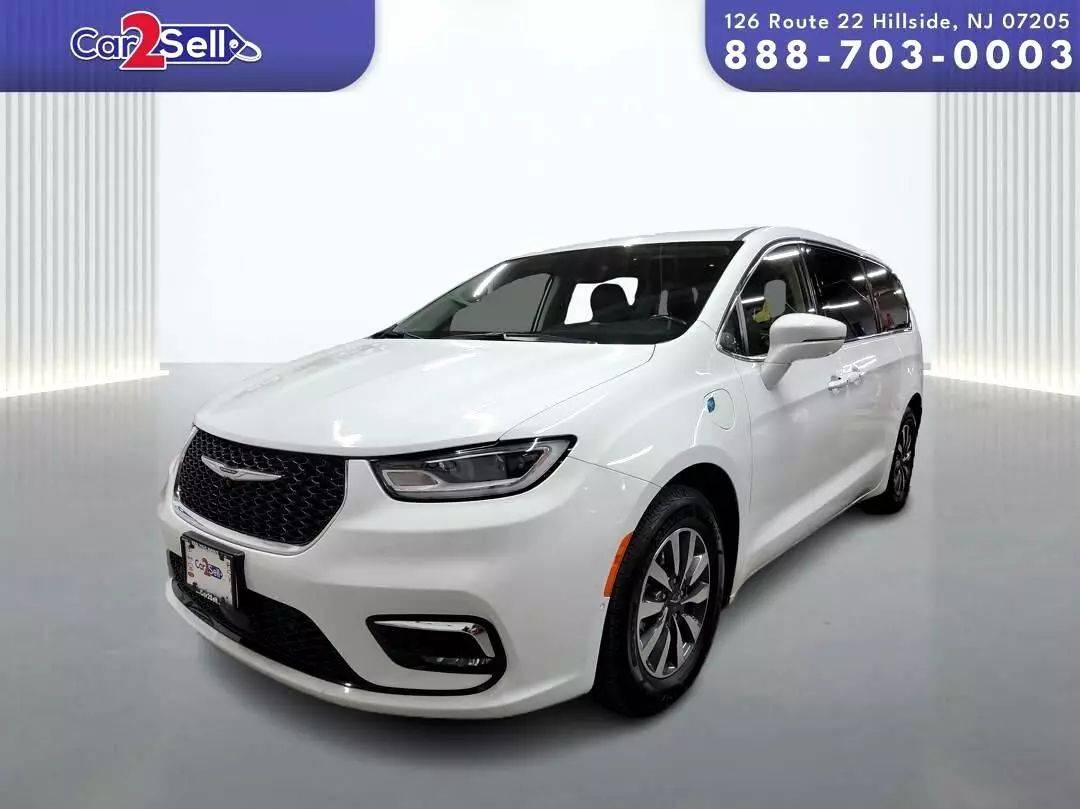 2022 Chrysler Pacifica Hybrid Touring L — Minivan — 81,176 mi — Hillside, NJ