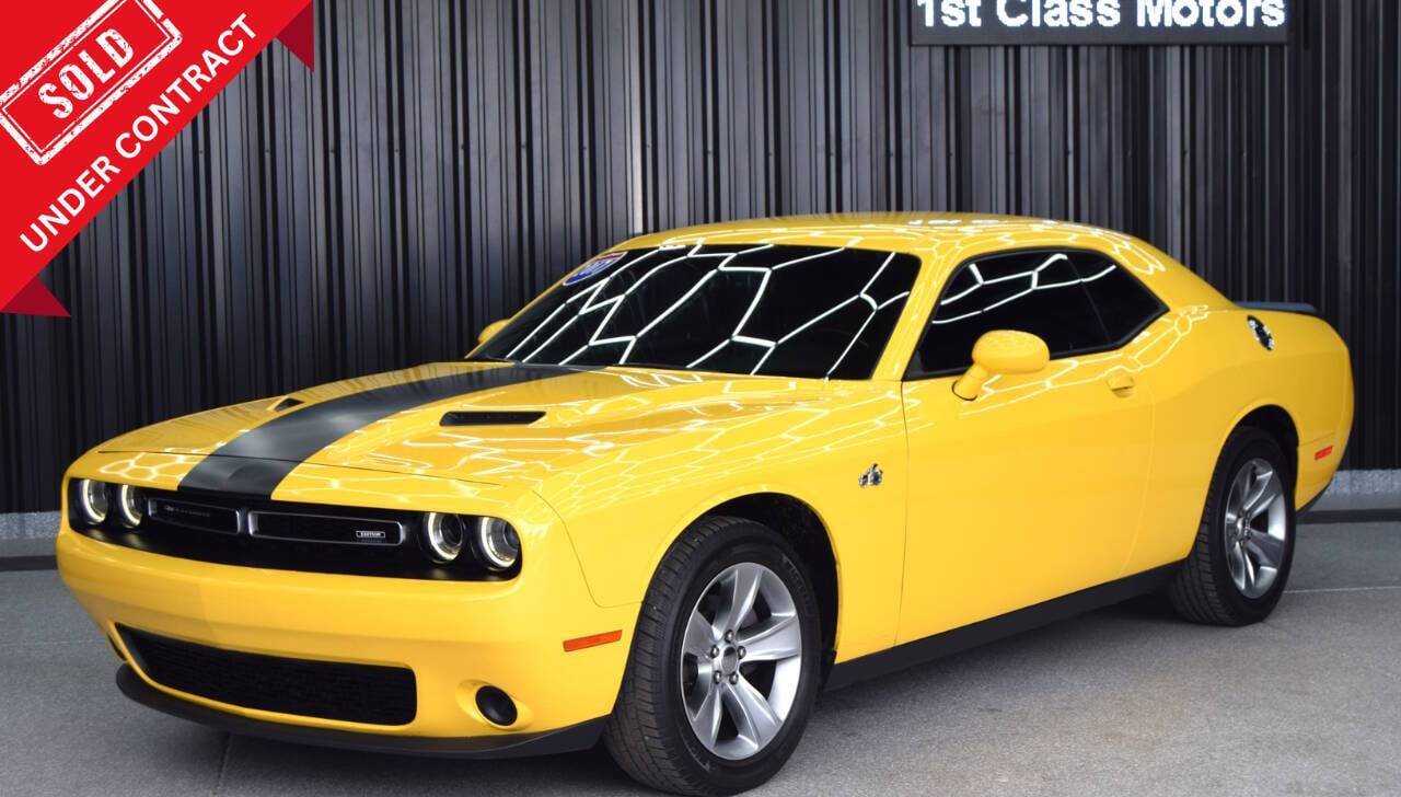 2017 Dodge Challenger SXT — Coupe — 101,746 mi — Phoenix, AZ