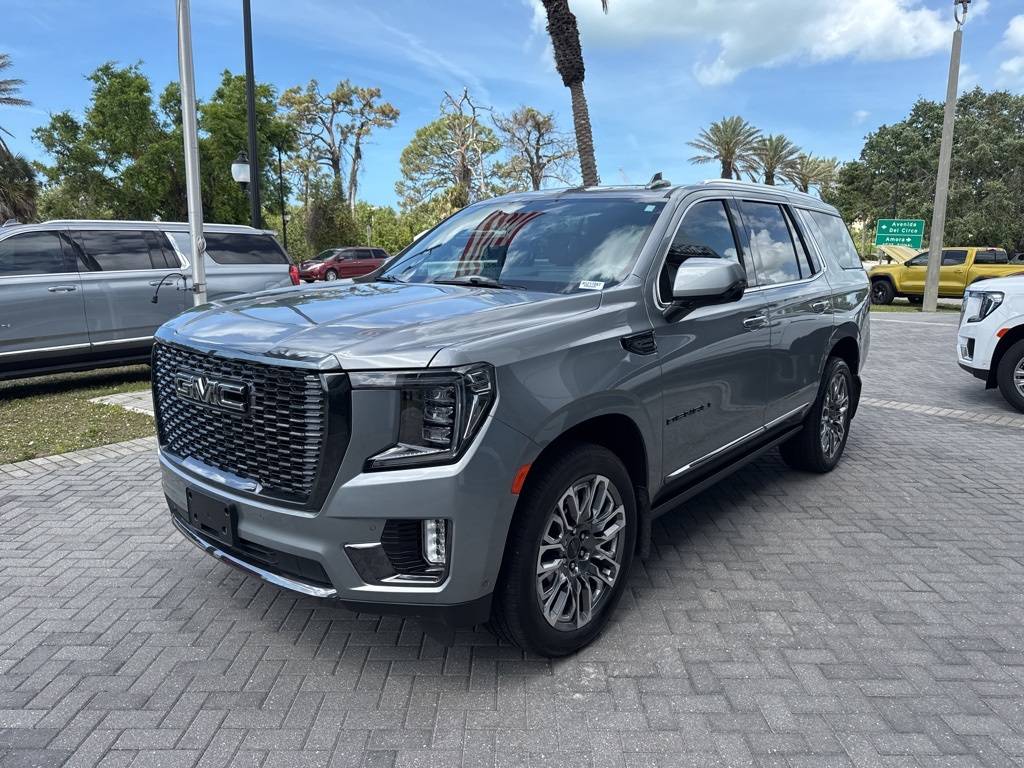 2023 GMC Yukon Denali Ultimate — SUV — 12,977 mi — Venice, FL