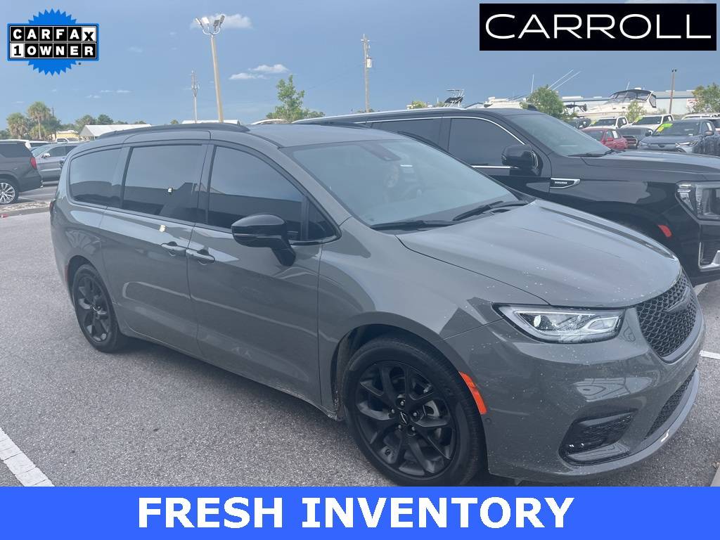 2024 Chrysler Pacifica Touring L — Minivan — 16,359 mi — Venice, FL