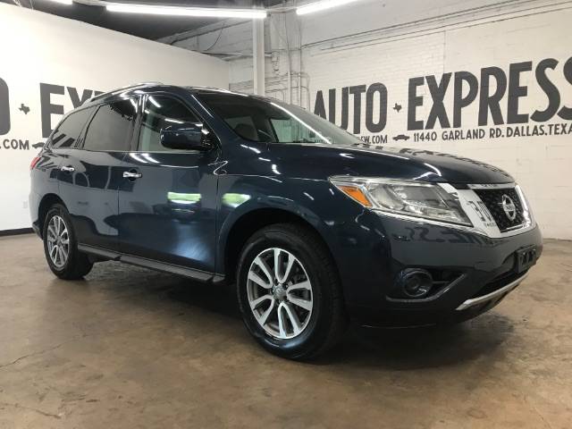 2013 Nissan Pathfinder SV — SUV — 106,854 mi — Dallas, TX