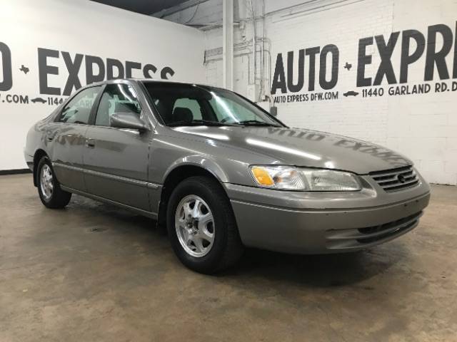 1999 Toyota Camry LE — Sedan — 179,725 mi — Dallas, TX