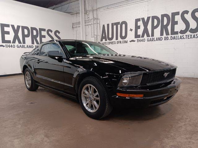 2005 Ford Mustang Deluxe — Coupe — 82,770 mi — Dallas, TX