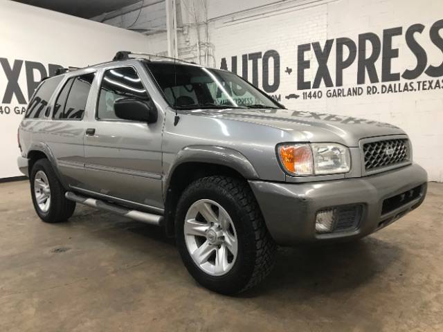 2001 Nissan Pathfinder SE — SUV — 179,647 mi — Dallas, TX
