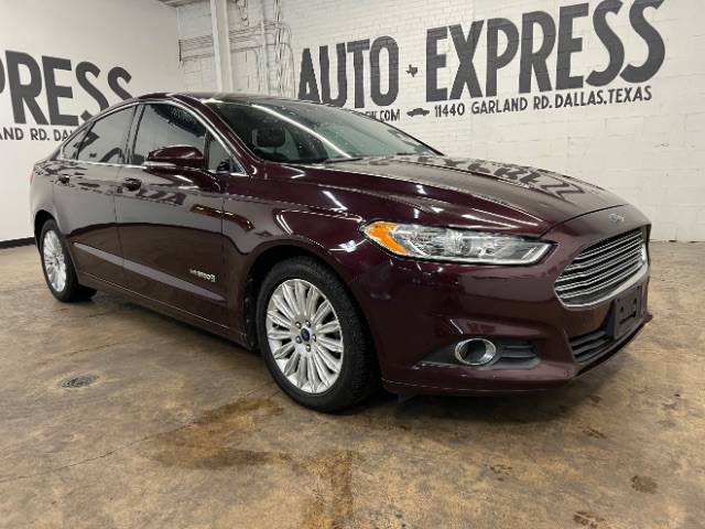 2013 Ford Fusion Hybrid SE — Sedan — 136,522 mi — Dallas, TX
