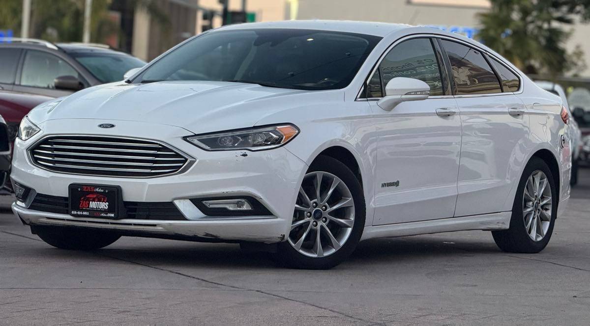 2017 Ford Fusion Hybrid SE — Sedan — 117,805 mi — San Diego, CA