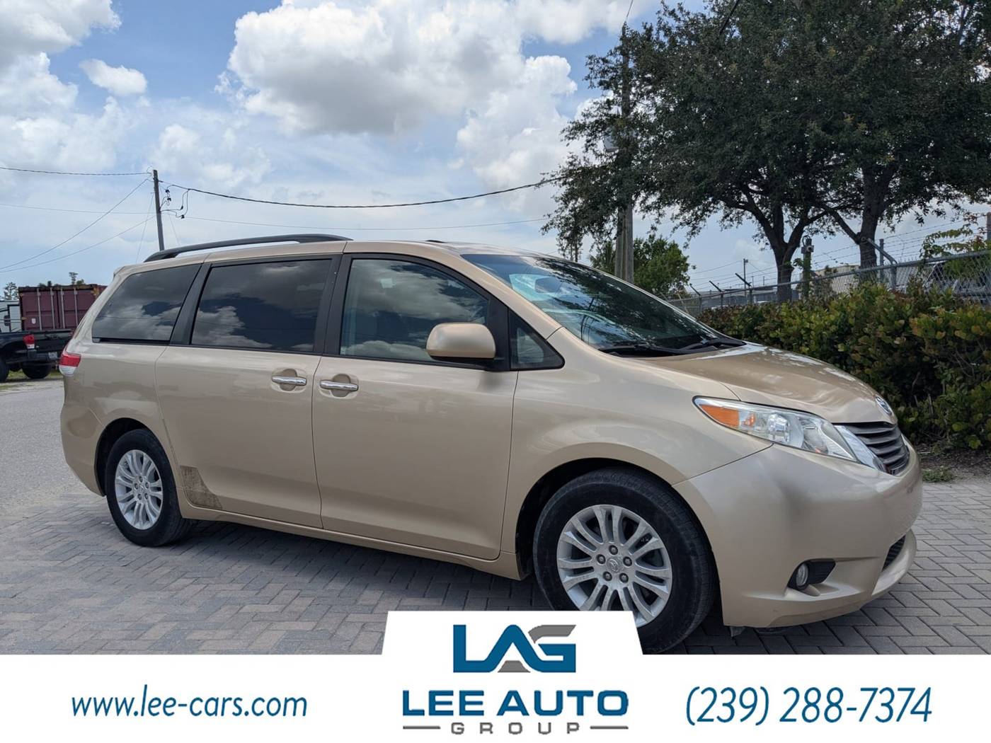 2011 Toyota Sienna XLE — Minivan — 118,495 mi — Fort Myers, FL