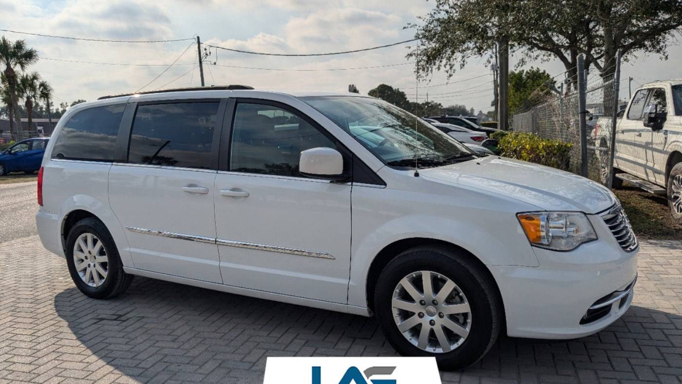 2016 Chrysler Town & Country Touring — Minivan — 33,749 mi — Fort Myers, FL