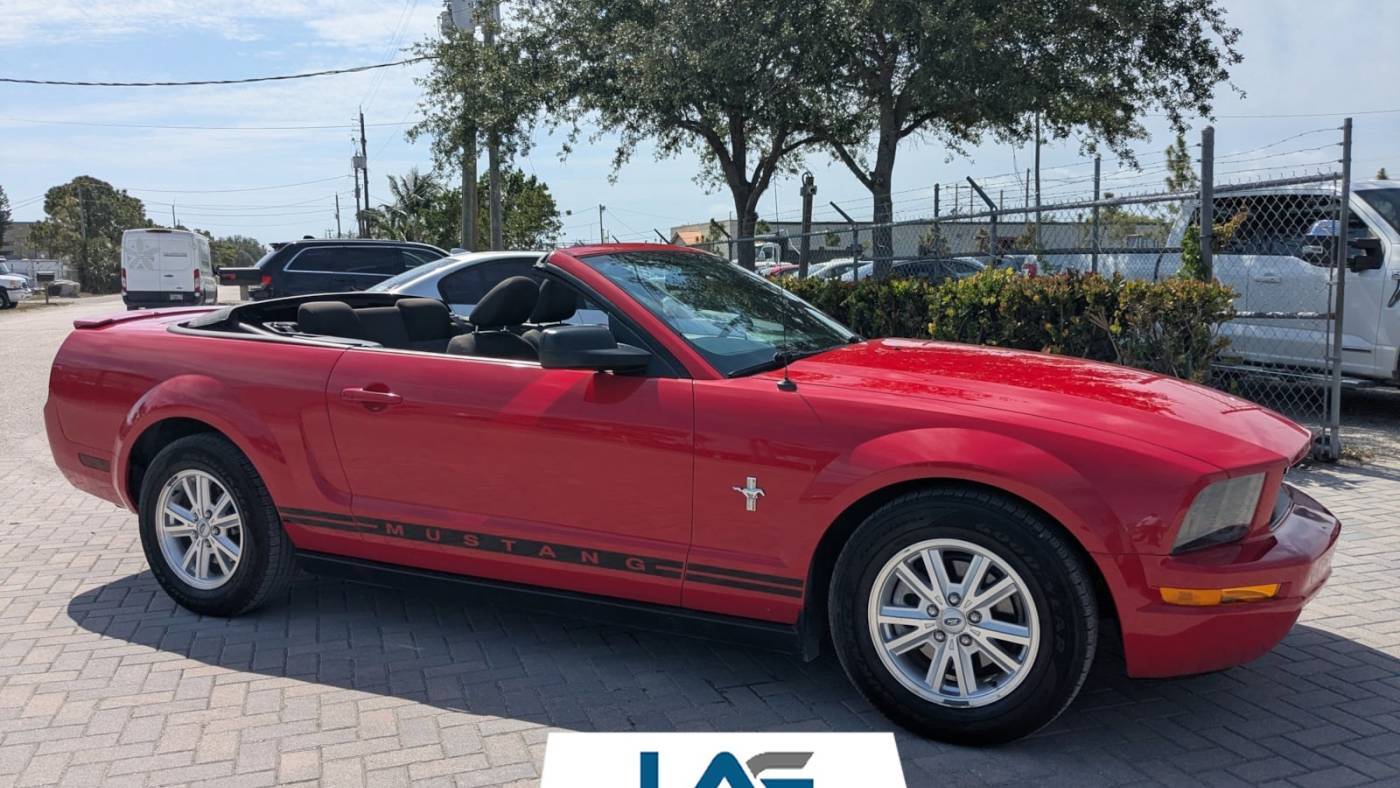 2007 Ford Mustang V6 Deluxe