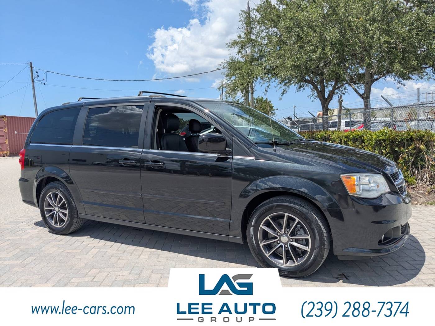 2017 Dodge Grand Caravan SXT — Minivan — 49,994 mi — Fort Myers, FL