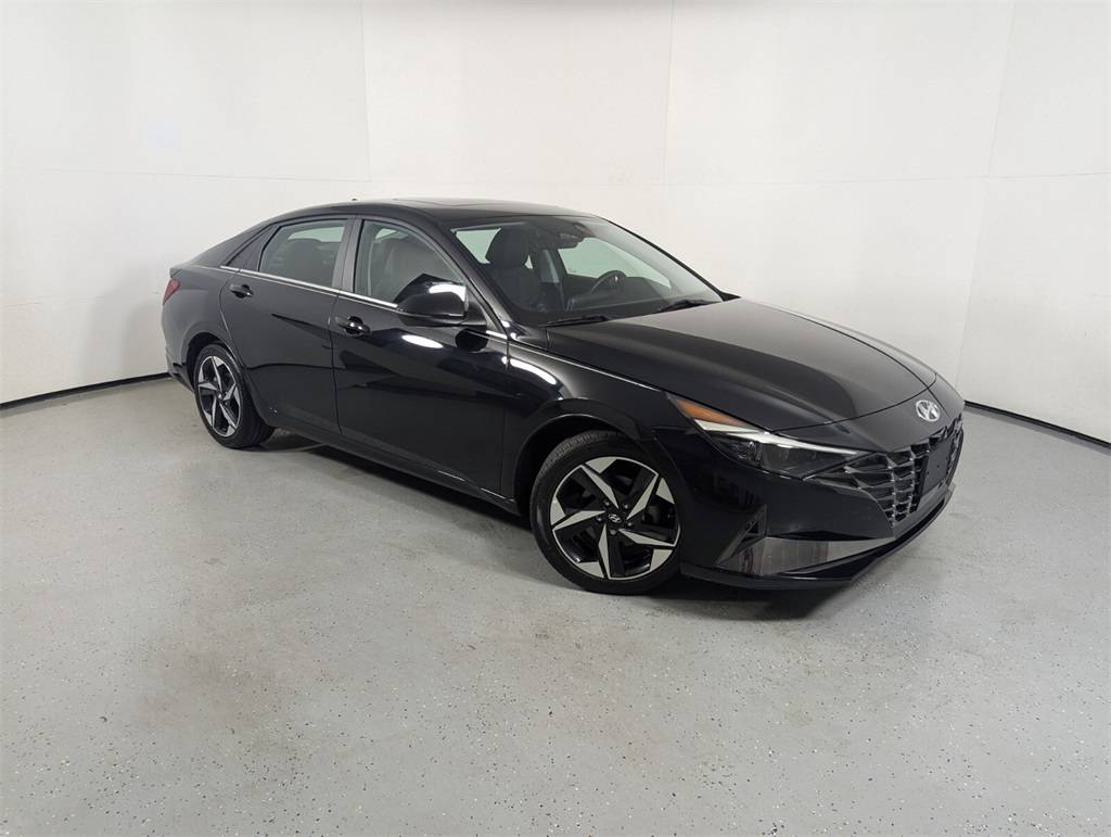 2022 Hyundai Elantra Limited — Sedan — 17,815 mi — Lake Park, FL