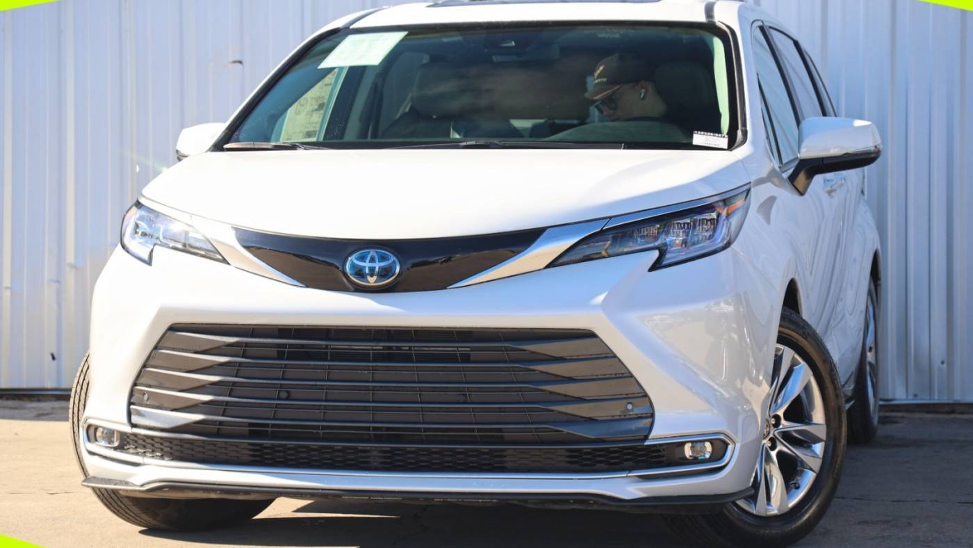 2024 Toyota Sienna Limited — Minivan — 71 mi — Marietta, GA