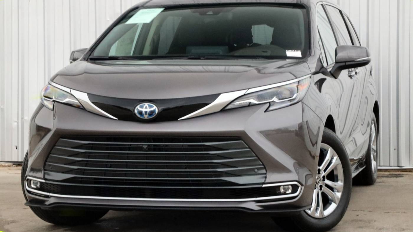 2024 Toyota Sienna Platinum — Minivan — 35 mi — Marietta, GA