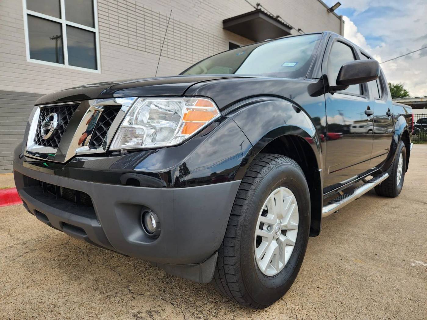 2018 Nissan Frontier SV V6 — Pickup Truck — 81,292 mi — Dallas, TX