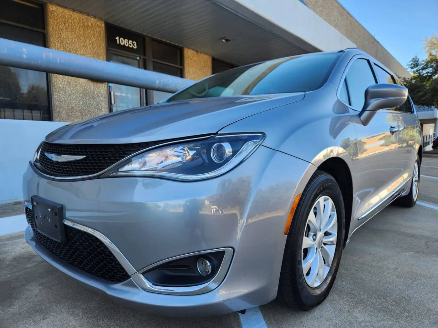 2017 Chrysler Pacifica Touring L — Minivan — 66,810 mi — Dallas, TX