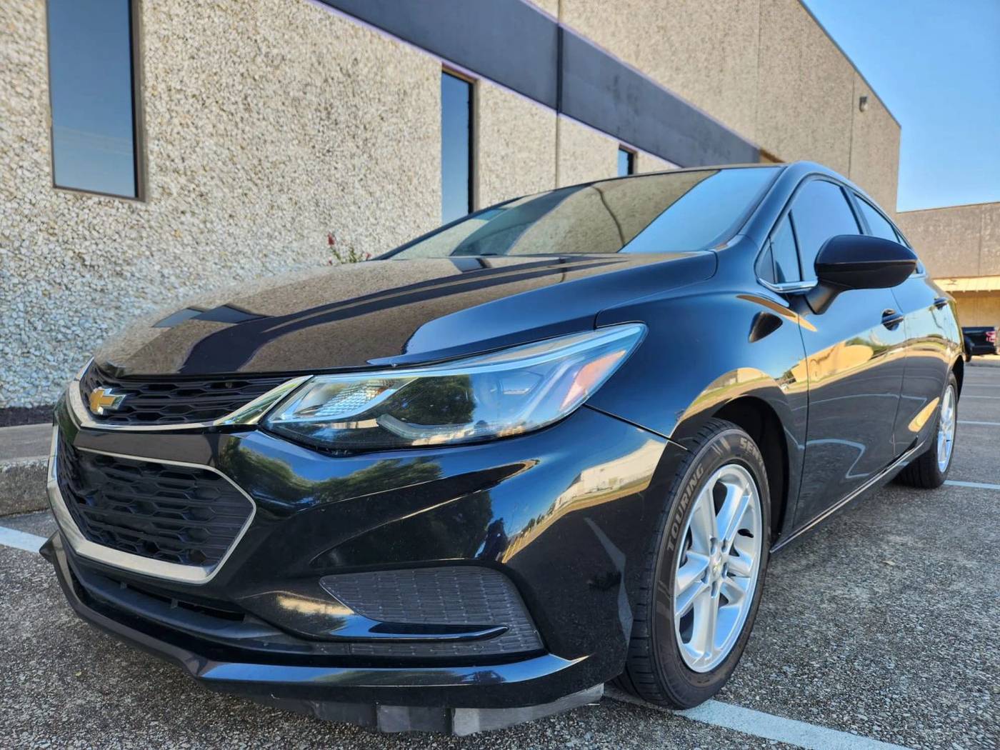 2017 Chevrolet Cruze LT — Sedan — 93,122 mi — Dallas, TX