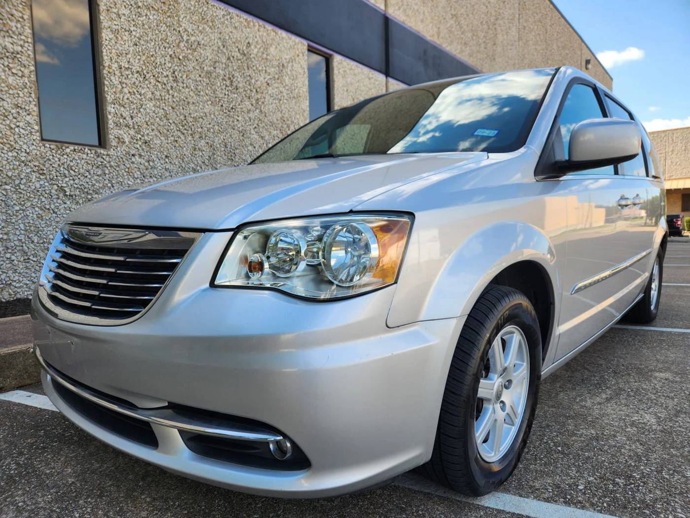2011 Chrysler Town & Country Touring — Minivan — 88,680 mi — Dallas, TX