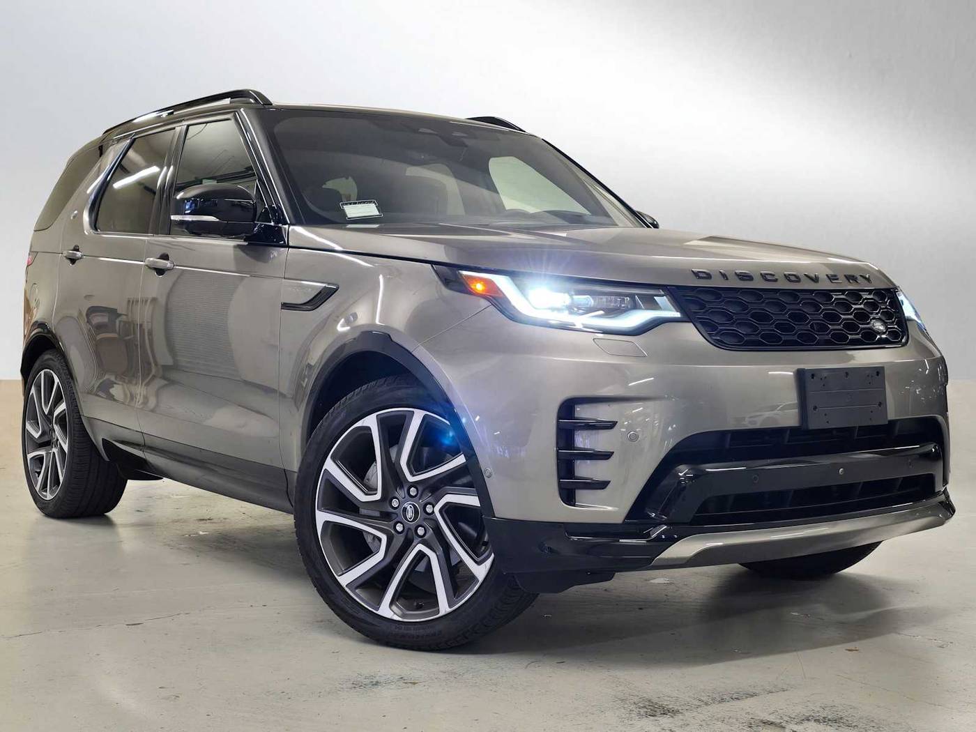 2024 Land Rover Discovery Dynamic SE — SUV — 8,385 mi — San Francisco, CA