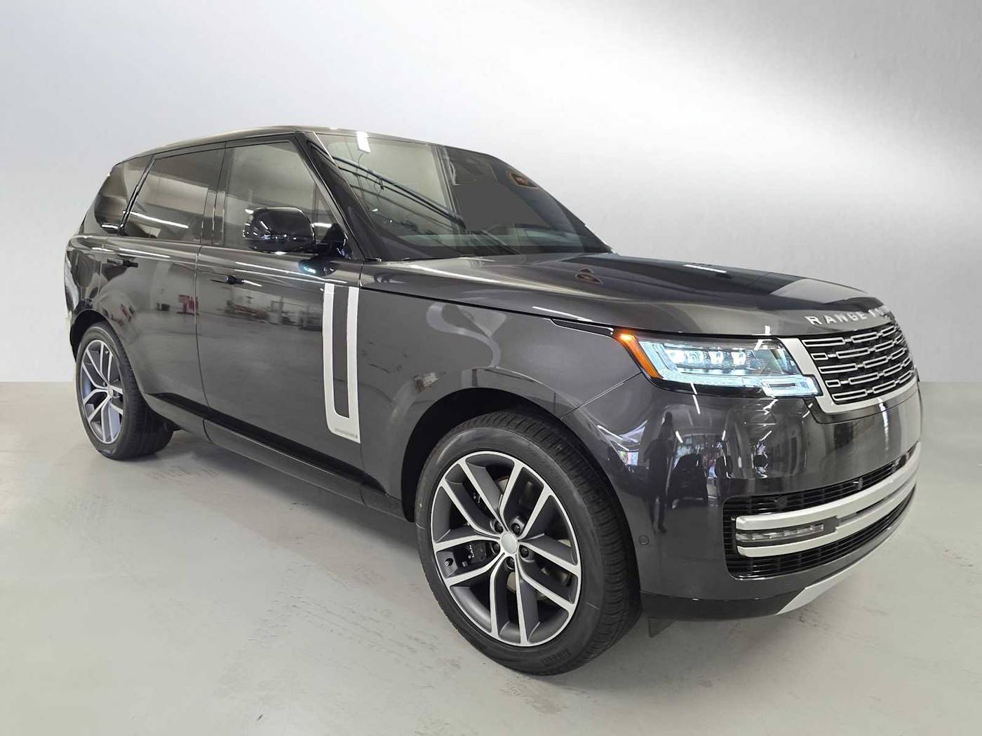 2025 Land Rover Range Rover P550e Autobiography