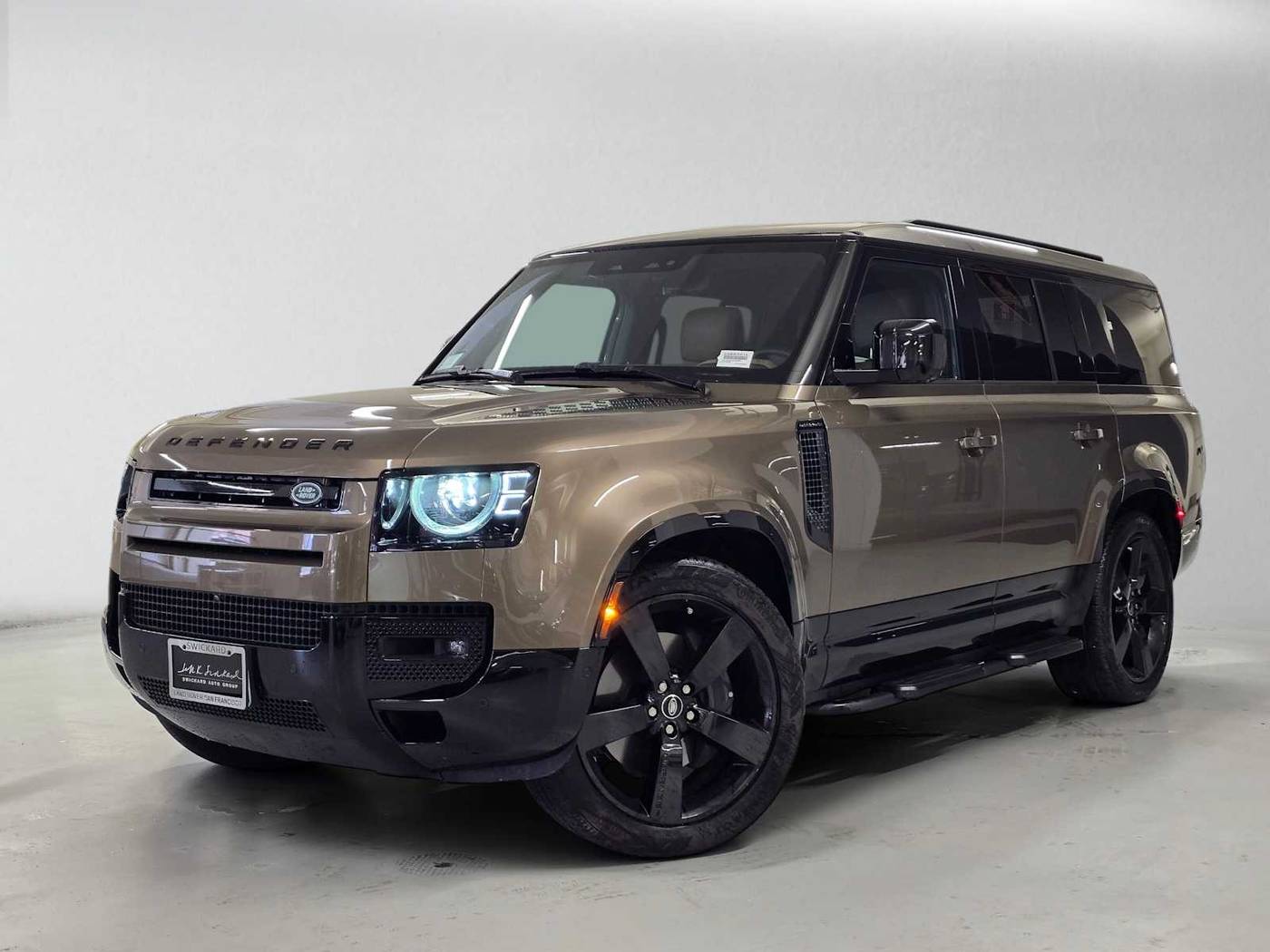 2025 Land Rover Defender X-Dynamic SE