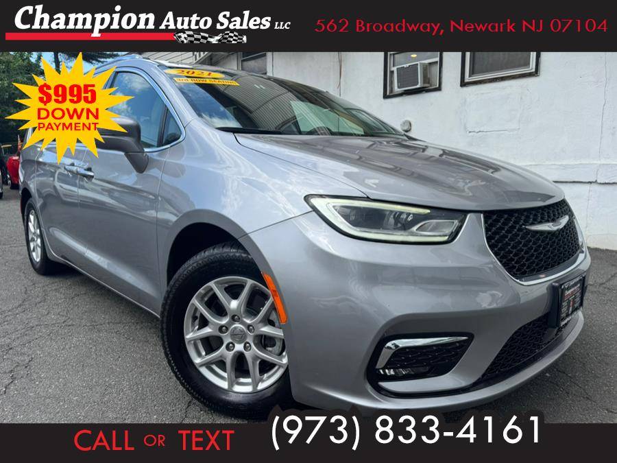 2021 Chrysler Pacifica Touring L — Minivan — 63,206 mi — Newark, NJ
