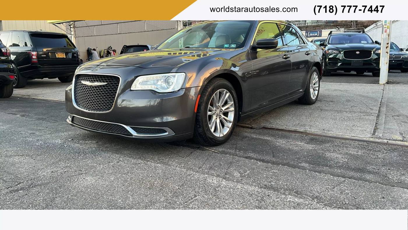 2017 Chrysler 300 Limited — Sedan — 100,055 mi — Queens, NY