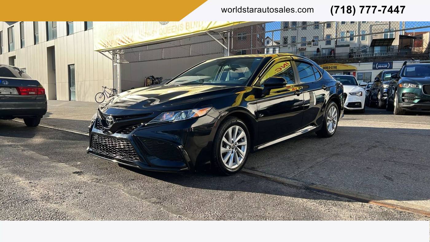 2021 Toyota Camry LE — Sedan — 33,253 mi — Queens, NY