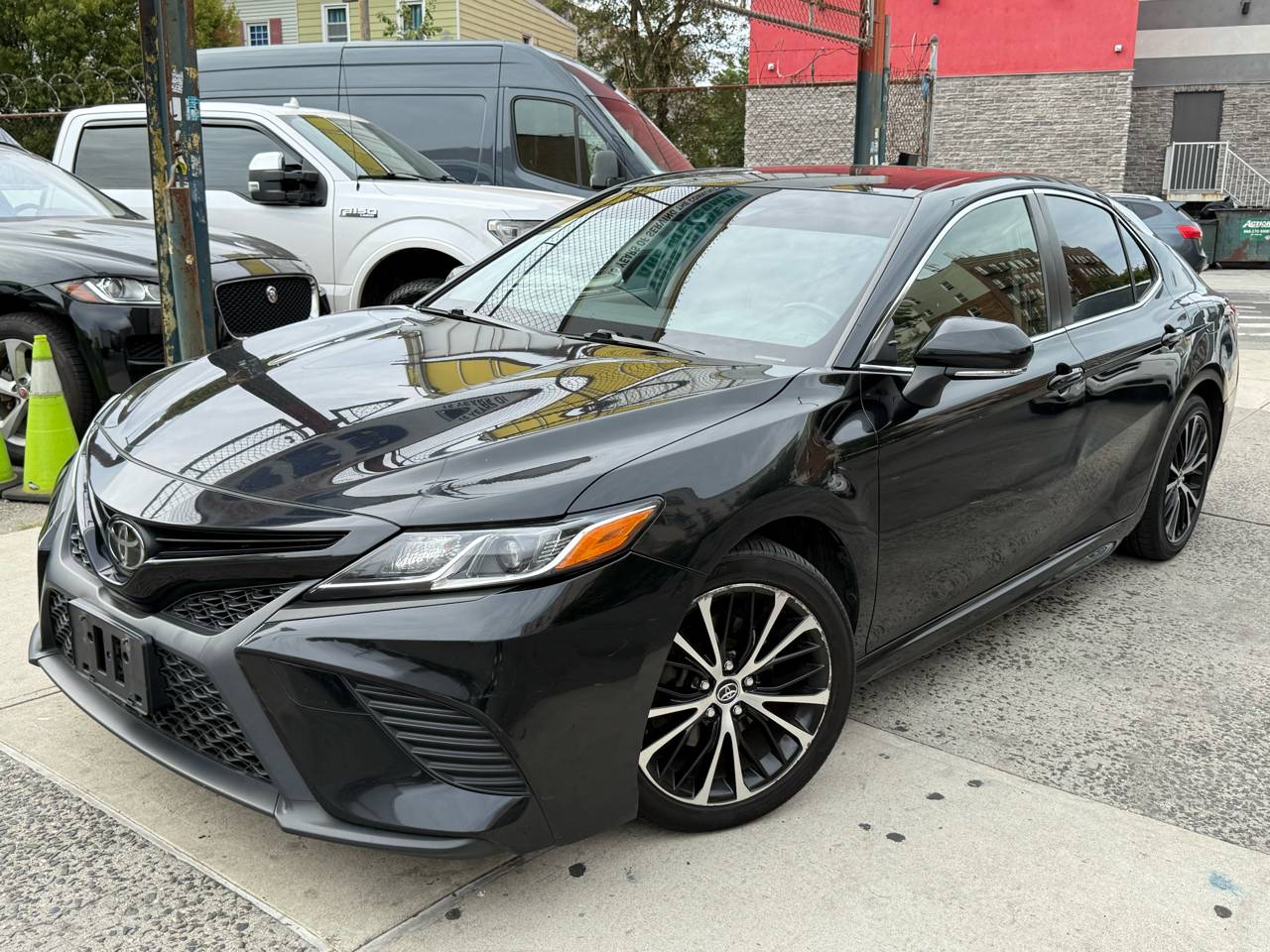 2018 Toyota Camry XLE — Sedan — 170,301 mi — Brooklyn, NY
