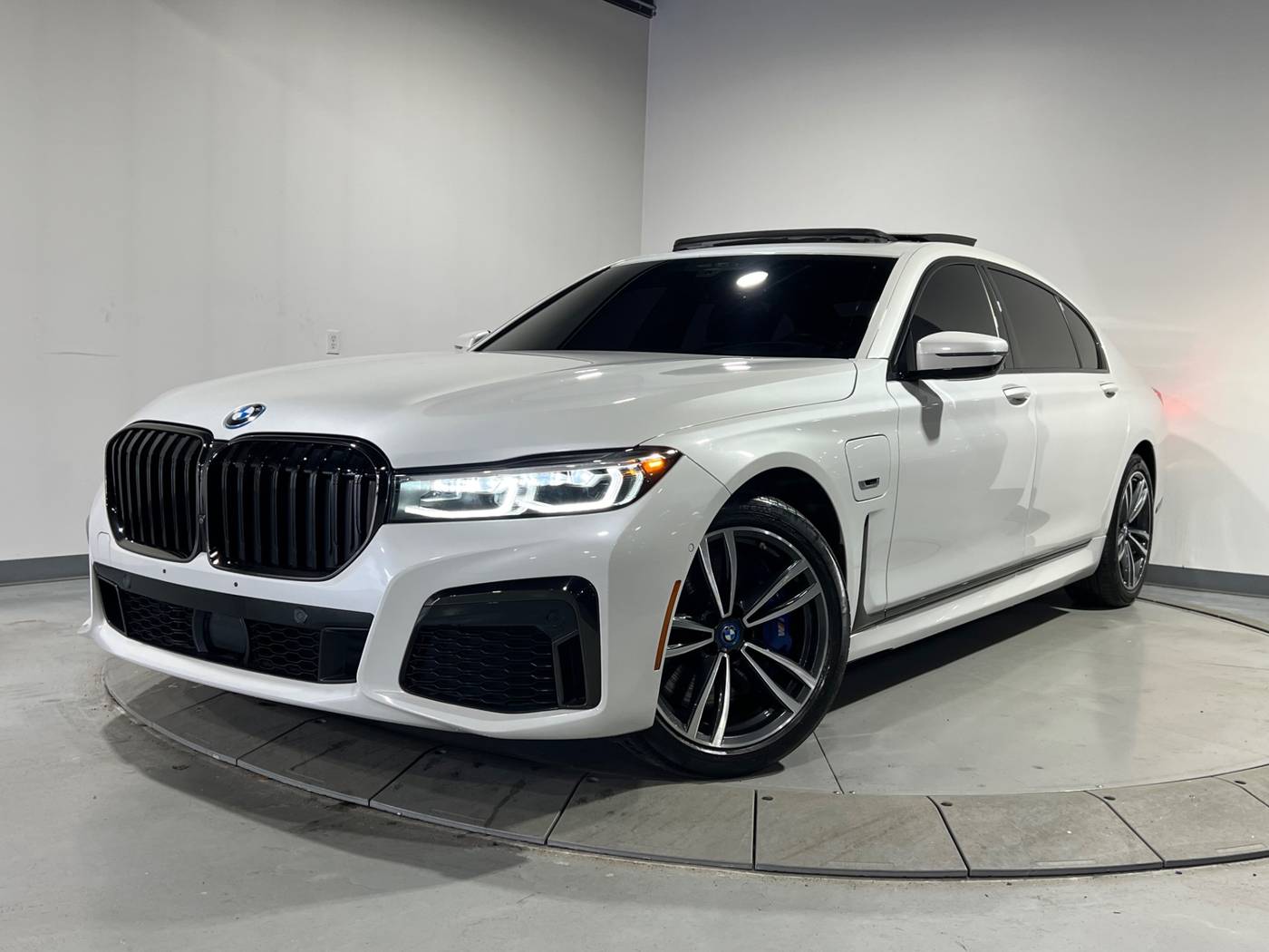 2022 BMW 7 Series 745e — Sedan — 35,521 mi — Warren, MI