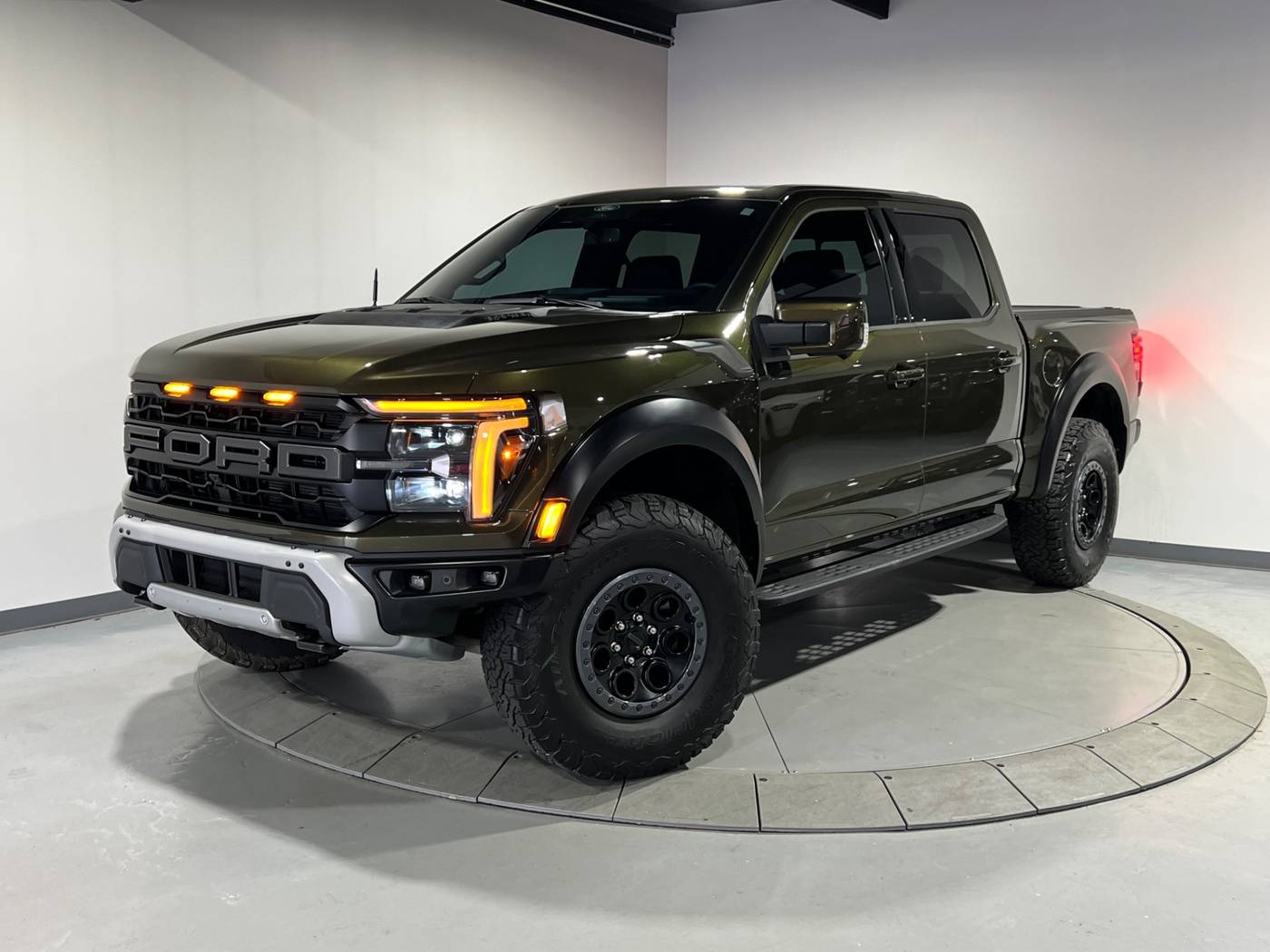 2025 Ford F-150 Raptor — Pickup Truck — 9,702 mi — Warren, MI