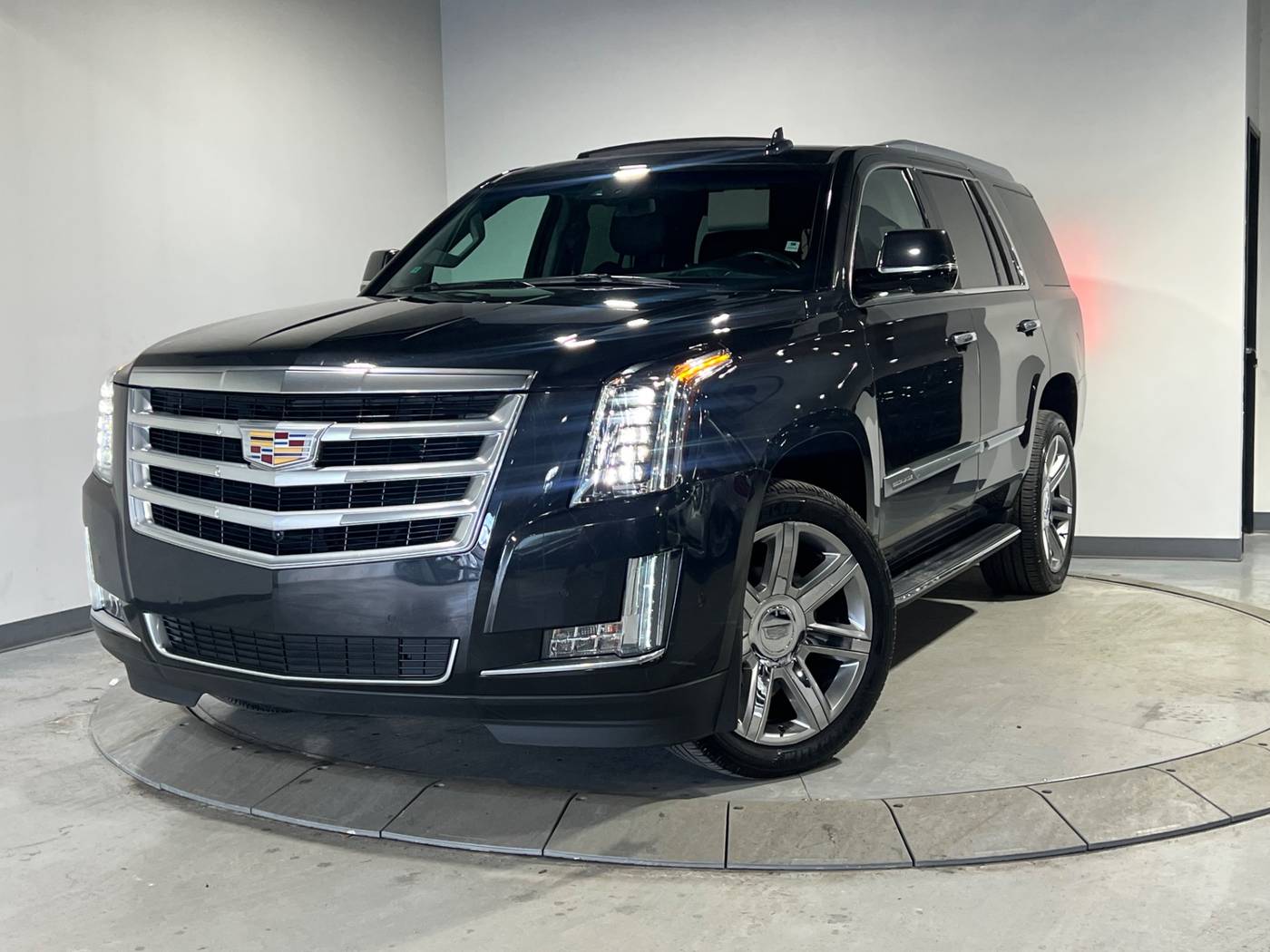 2019 Cadillac Escalade Luxury — SUV — 76,786 mi — Warren, MI