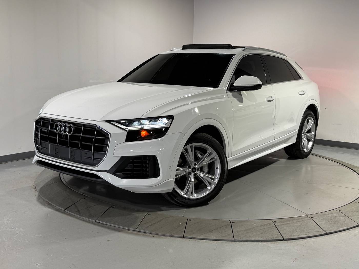 2022 Audi Q8 Premium — SUV — 32,555 mi — Warren, MI