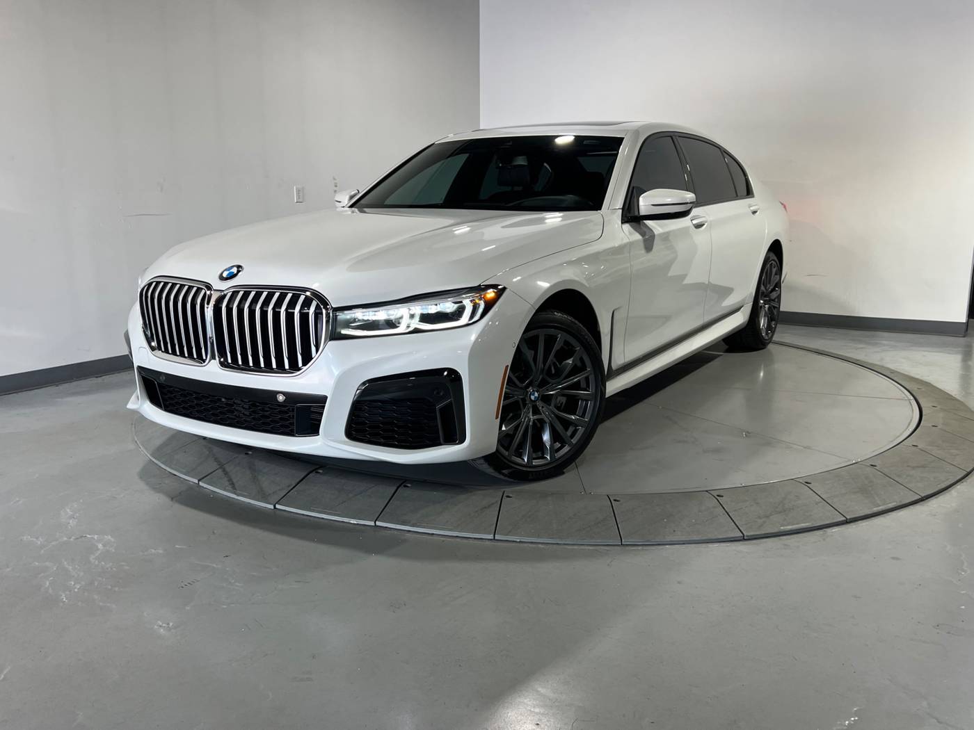 2022 BMW 7 Series 740i — Sedan — 32,774 mi — Warren, MI
