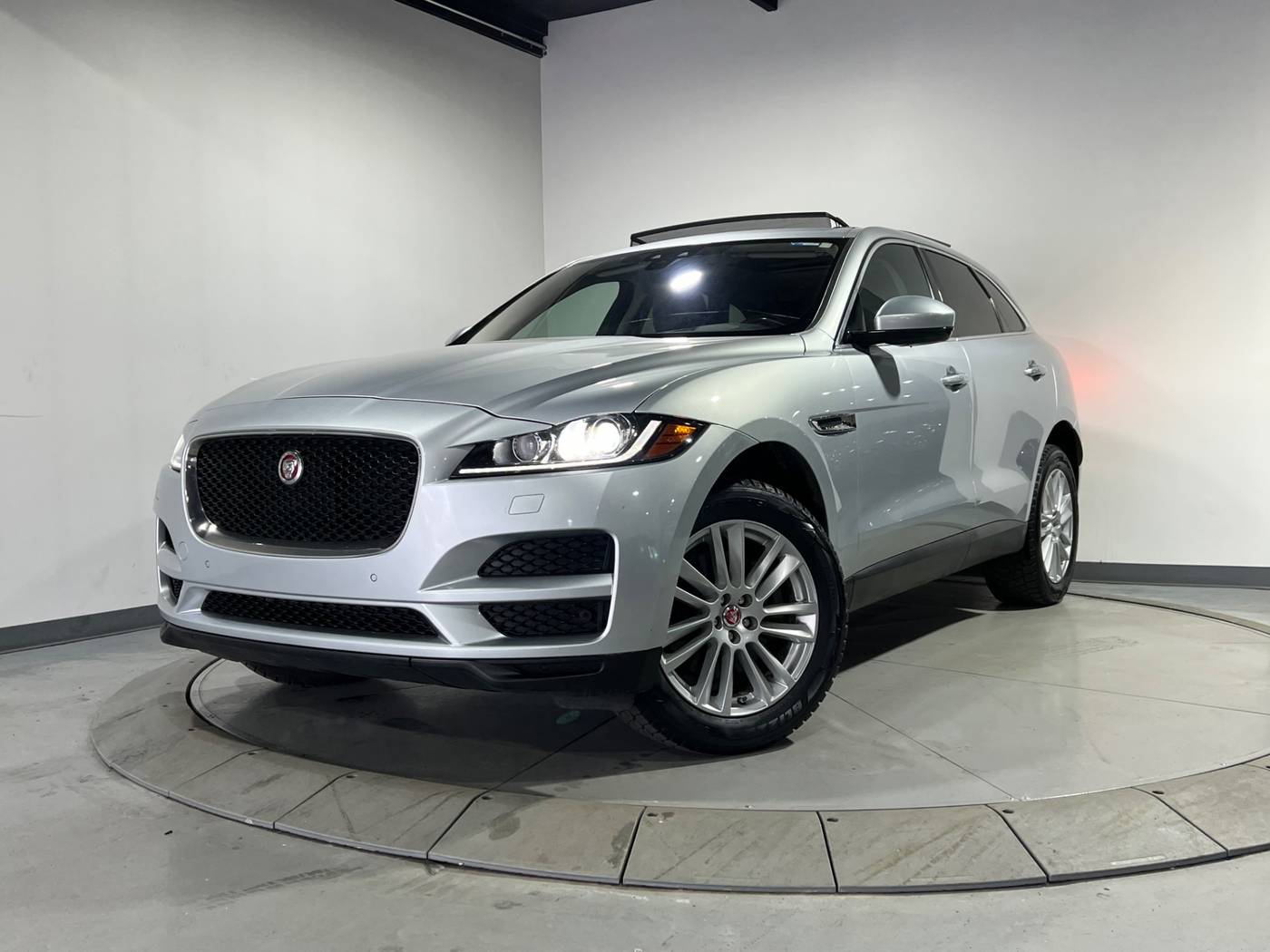 2017 Jaguar F-PACE Prestige — SUV — 117,353 mi — Warren, MI