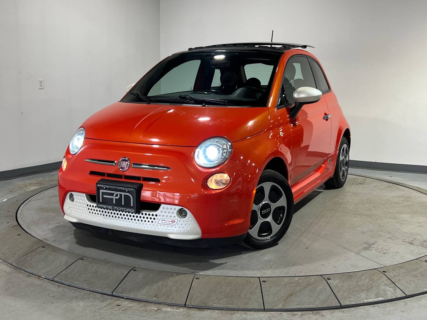 2017 FIAT 500e Base — Hatchback — 19,561 mi — Warren, MI