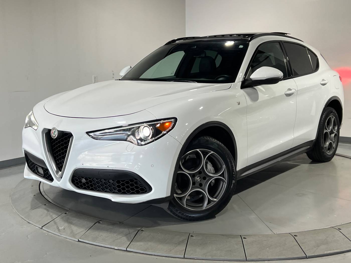 2022 Alfa Romeo Stelvio Ti — SUV — 27,024 mi — Warren, MI