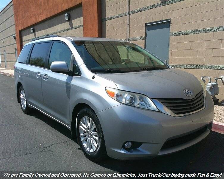 2013 Toyota Sienna XLE — Minivan — 140,142 mi — Mesa, AZ