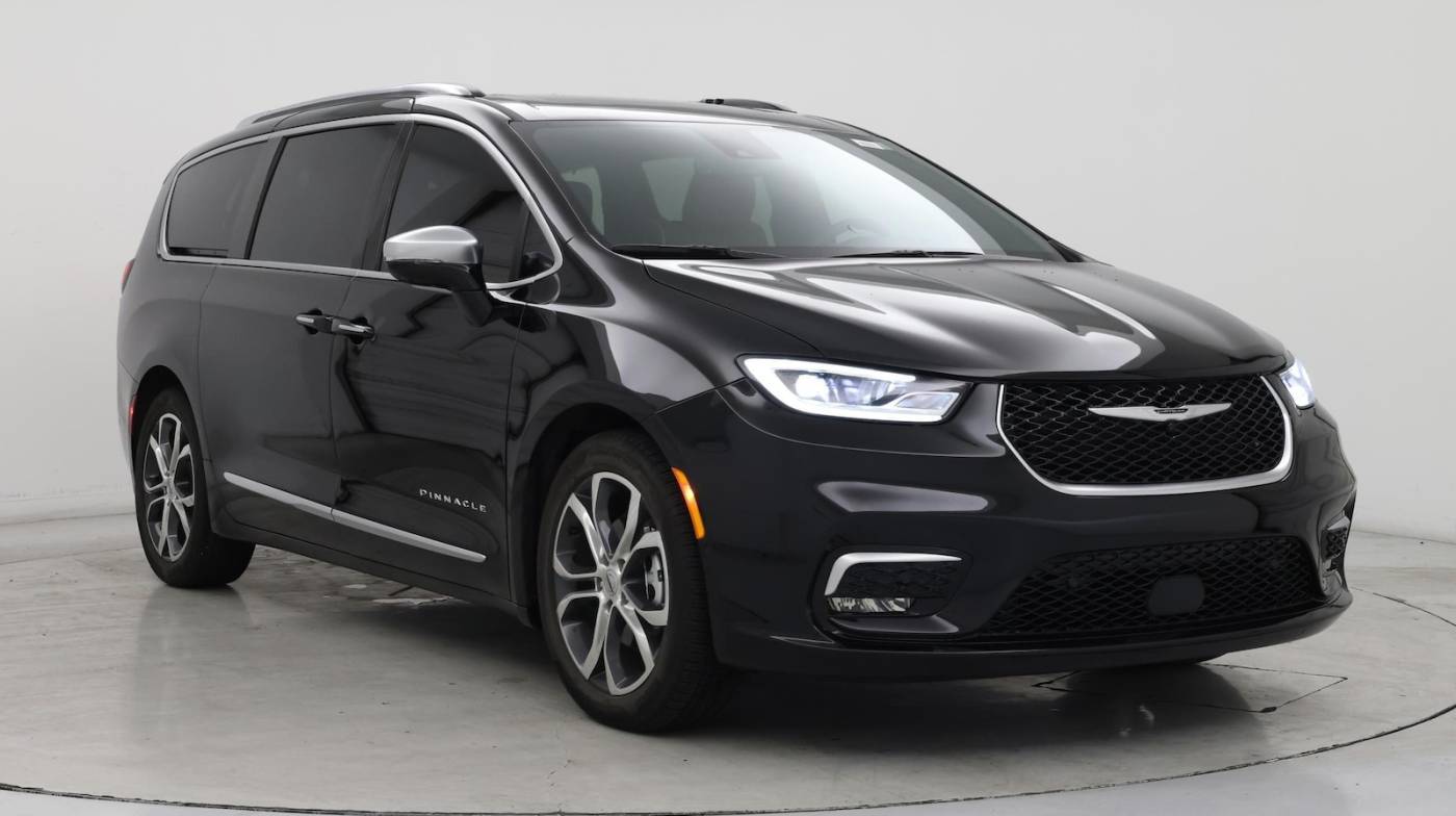2024 Chrysler Pacifica Pinnacle — Minivan — 8,719 mi — Las Vegas, NV