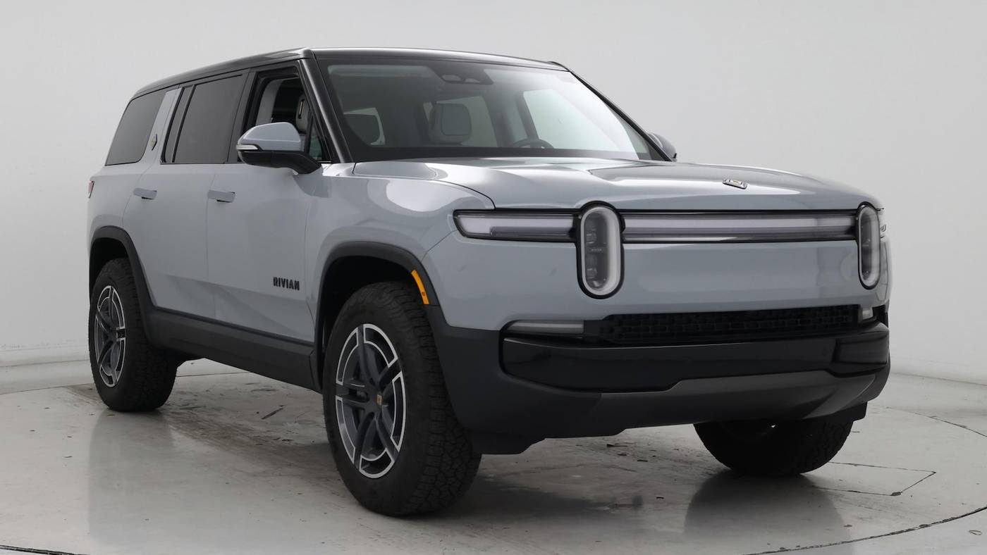 2025 Rivian R1S